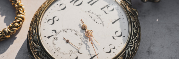 Beispielbild einer Uhr für Öffnungszeiten