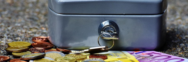 Symbolbild einer Kasse für die Kitabeiträge